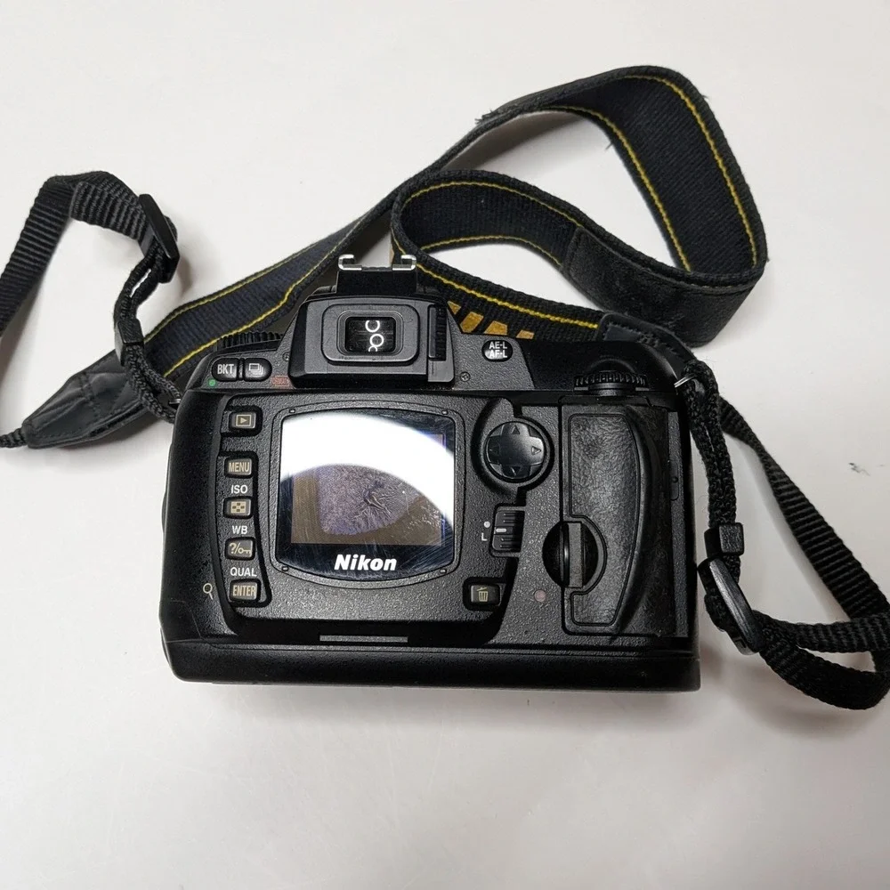 Nikon D70 6.1MP CCD DSLR Camera Body Untested No Battery Parts Repair